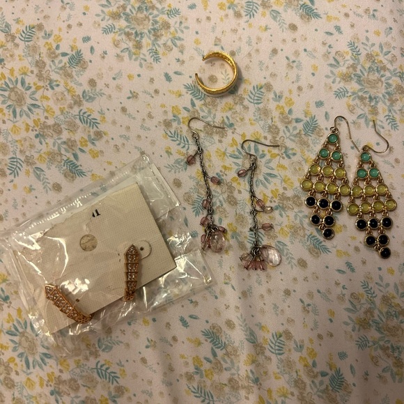 Jewelry bundle - Picture 2 of 5